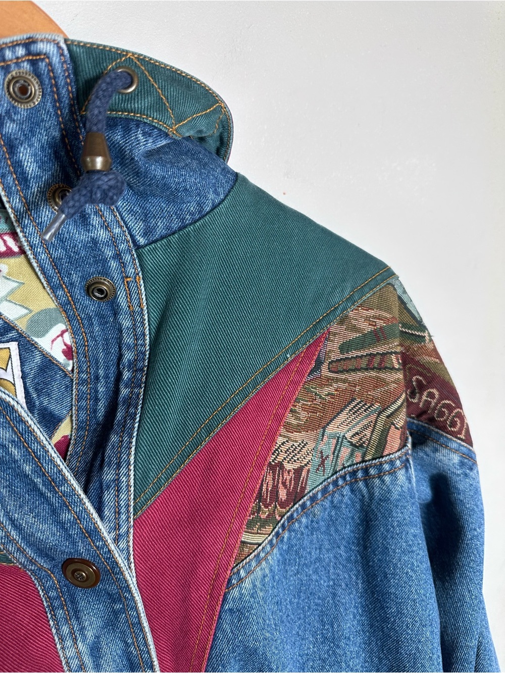 Vintage 90s Denim Jacket with Multicolor Accents - Picture 7 of 10